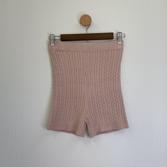 Chelsea & Violet - NWT Creme Soft Pink Knit Shorts Size Small - Picture 2 of 8